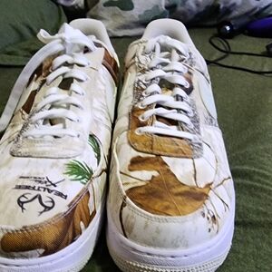 Nike airforce 1 real tree white camo size 12
